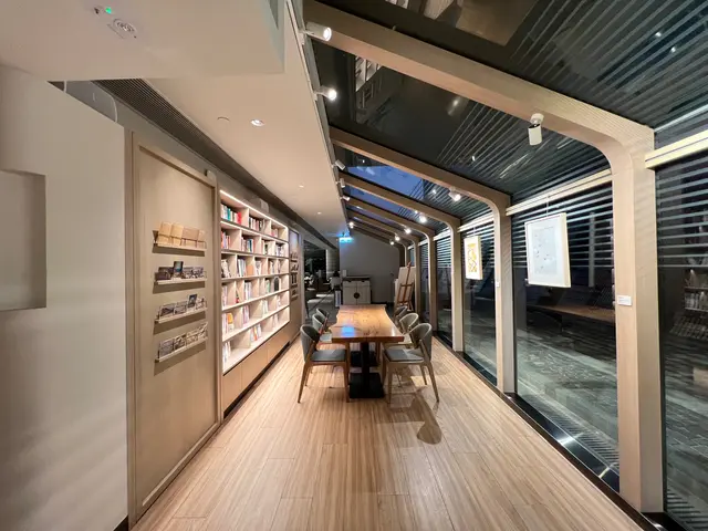 書室偶有不同的節目安排，如說書劇場、音樂會