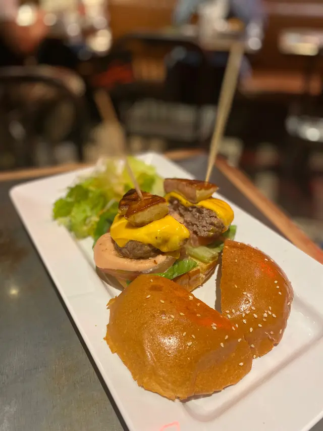 鵝肝牛肉漢堡