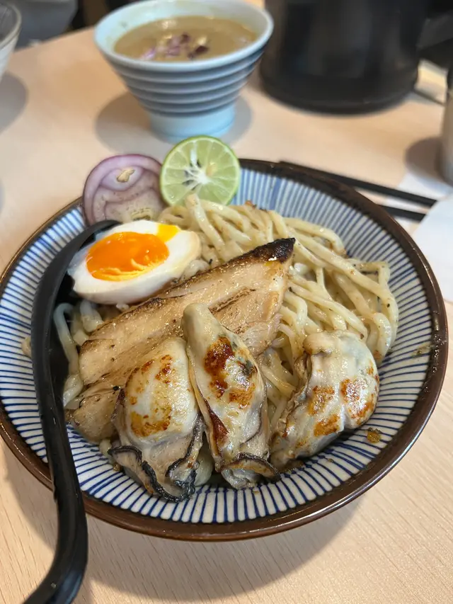 牡蠣沾麵