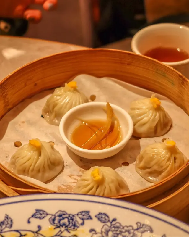 招牌蟹粉小籠包