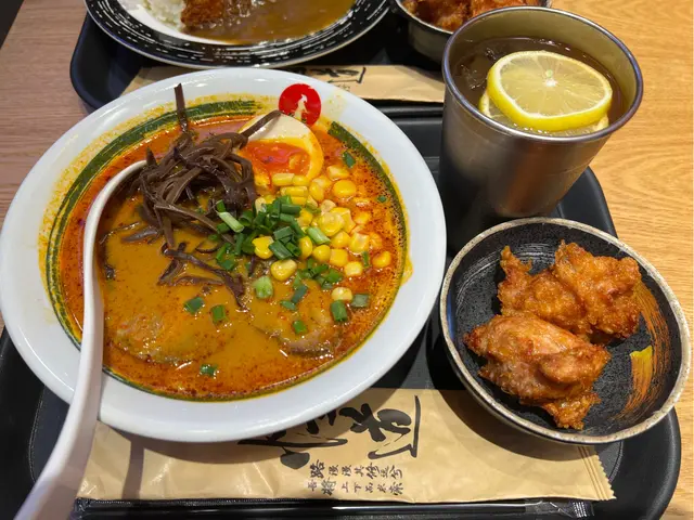 加了炸雞套餐,看上去很豐富