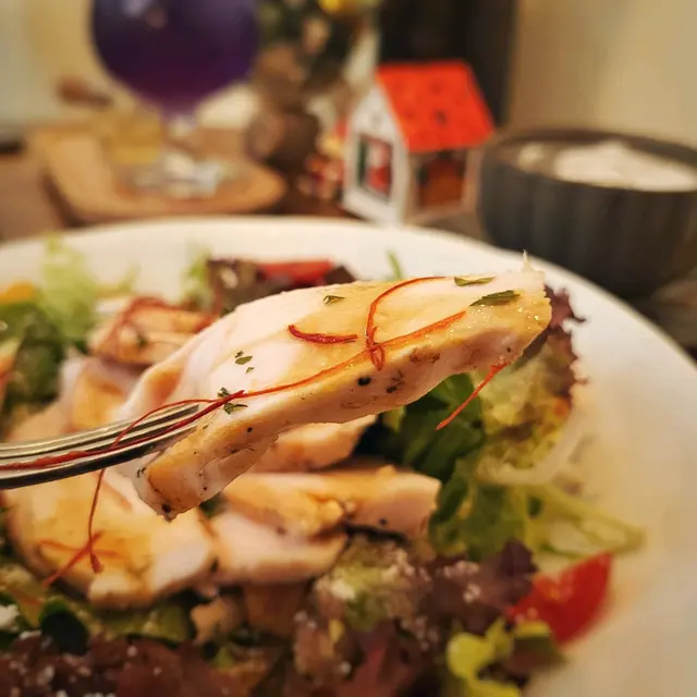 慢煮雞胸柚子汁沙律