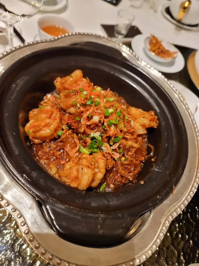 粉絲有粗同幼再加少少年糕，入晒D蝦既味道，唔太油，蝦好爽，兩者配搭得好好。