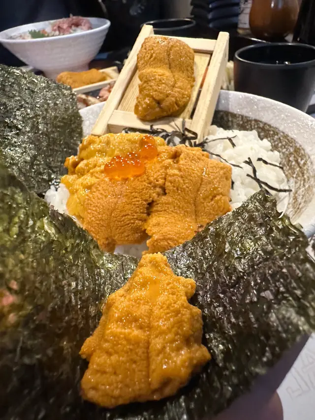 海膽丼
