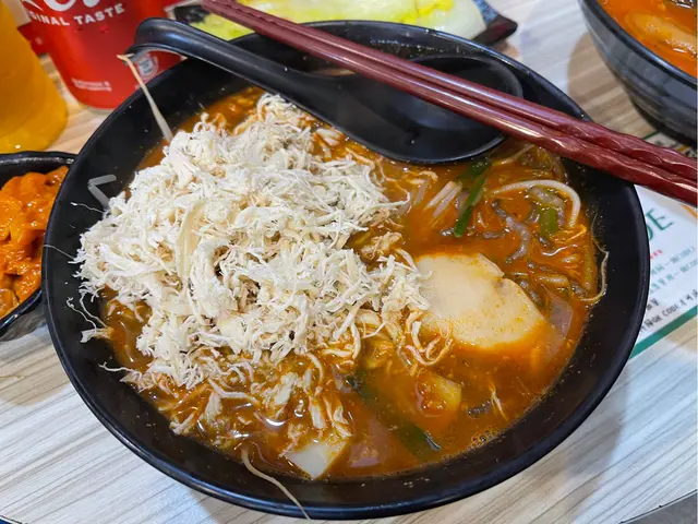 秘製麻辣湯紅薯粉