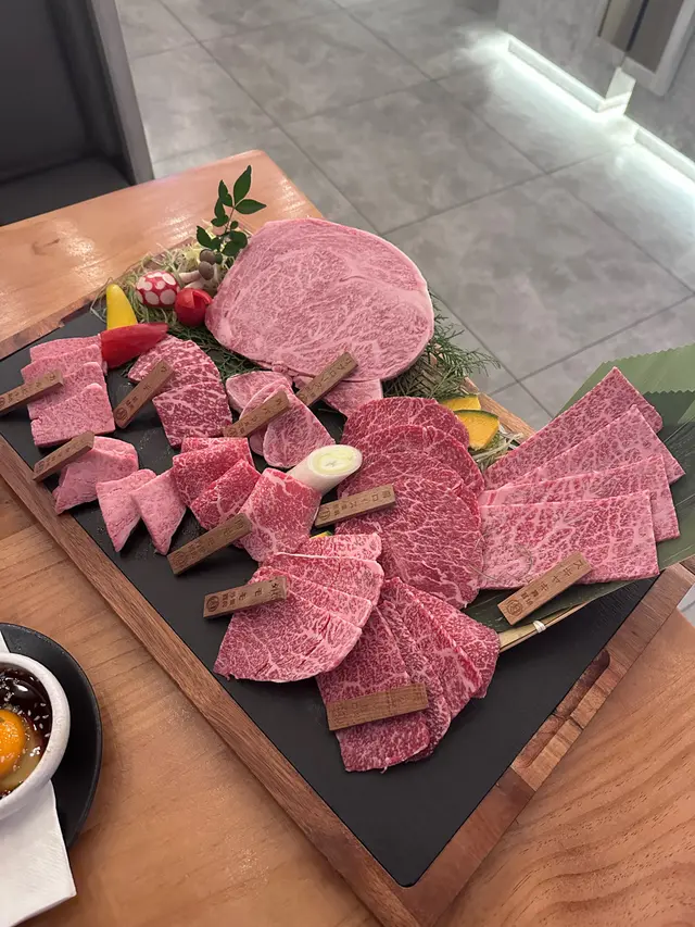 宮崎A5桜花牛拼盤