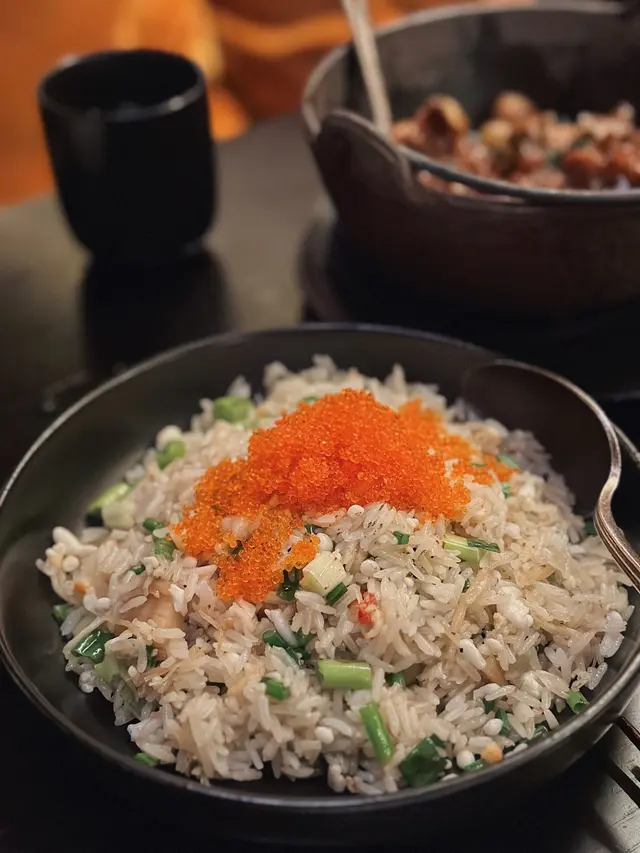 阿拉斯加蟹肉飛魚籽炒飯