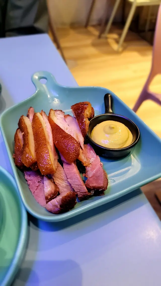 卜卜脆鹹豬手(半份)