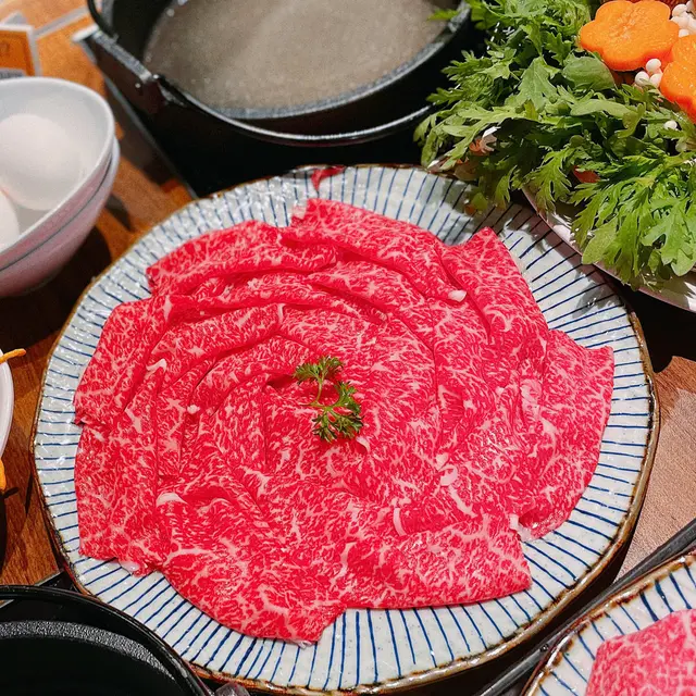 可以任食黑毛和牛真係好幸福，咁高質素緊係要encore多10盤8盤啦！😍一盤接一盤，啖啖肉🤤