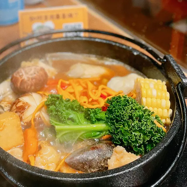 當然唔夠食都可以喺自助區夾啦！