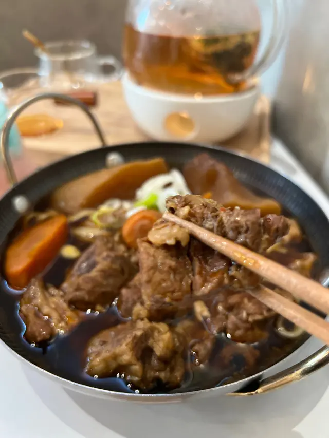 嘆嘆招牌牛肉麵