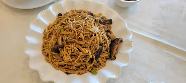 黑松露雜菌炒伊麵