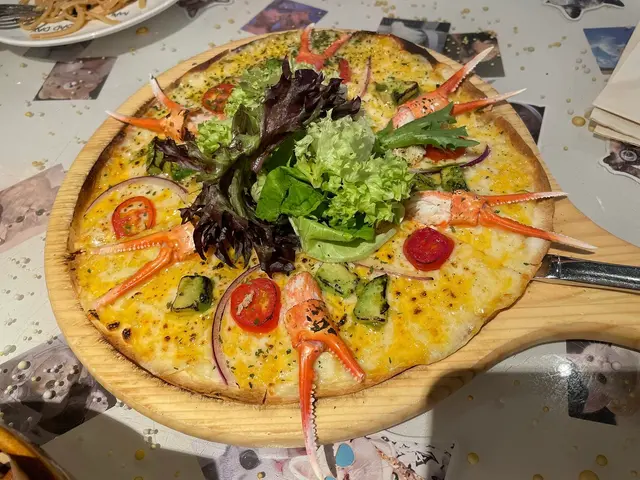 唔好睇佢好似好乾身，係個幾JUICY既PIZZA
唔係薄脆果隻PIZZA又唔係厚身成個麵包咁果隻