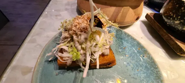 黑松露墨魚蝦多士