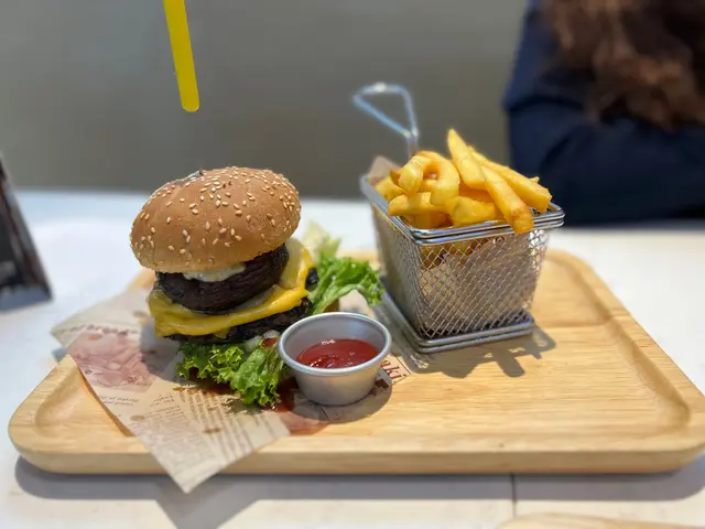 大姑拉出省城漢堡