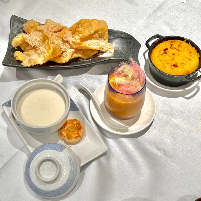 招牌蓮蓉西米焗布甸、蛋白杏仁茶、彩棉芒果布甸、風騷蛋散