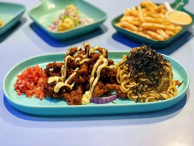 烏卒卒炸魷魚麵撈