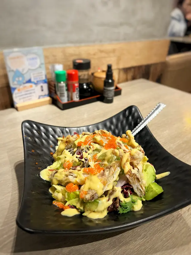 牛油軟殼蟹沙律