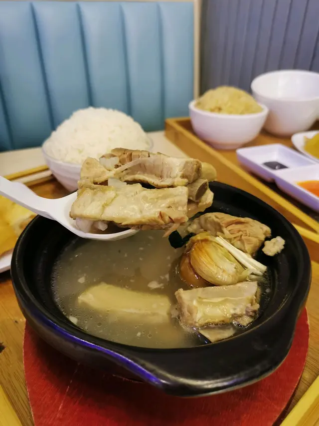 肉骨茶配飯