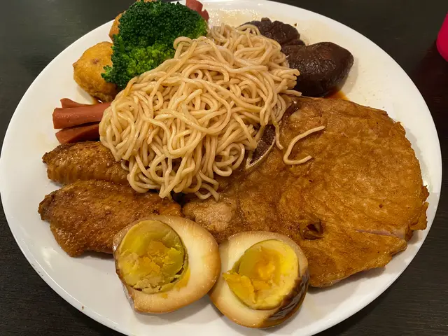 大胃王秘汁撈麵