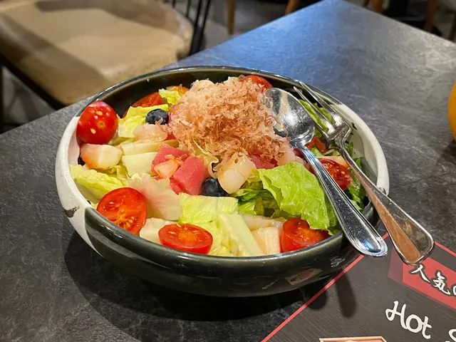 紫菜吞拿魚鮮蝦沙律