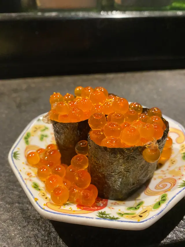 三文魚籽軍艦