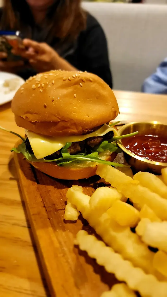 自家制手打牛肉漢堡