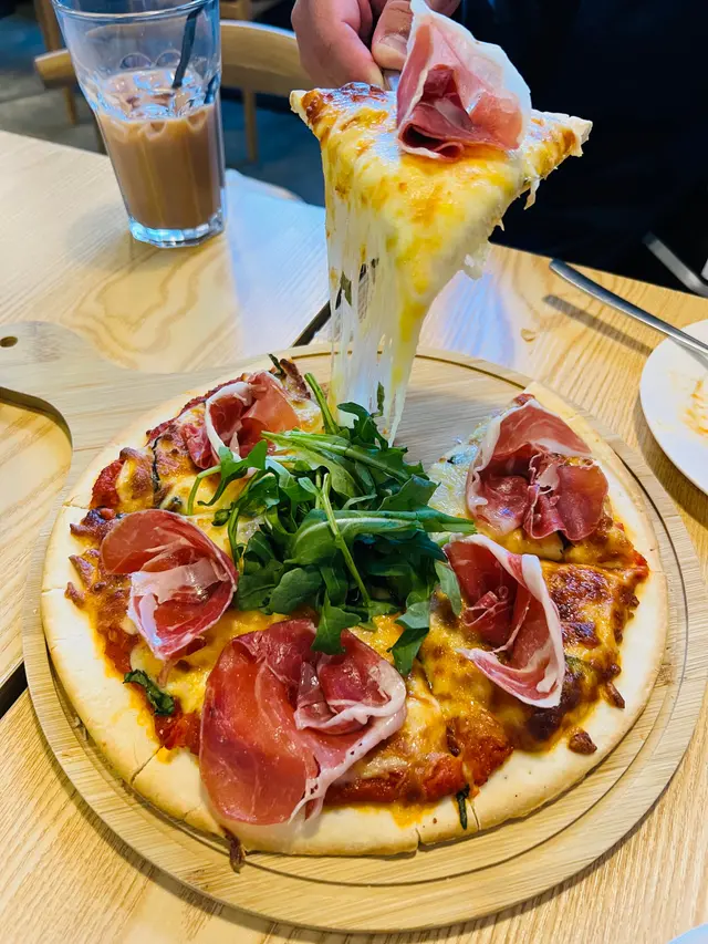 西班牙黑毛豬火腿薄餅