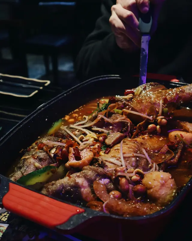 招牌烤江團魚鍋