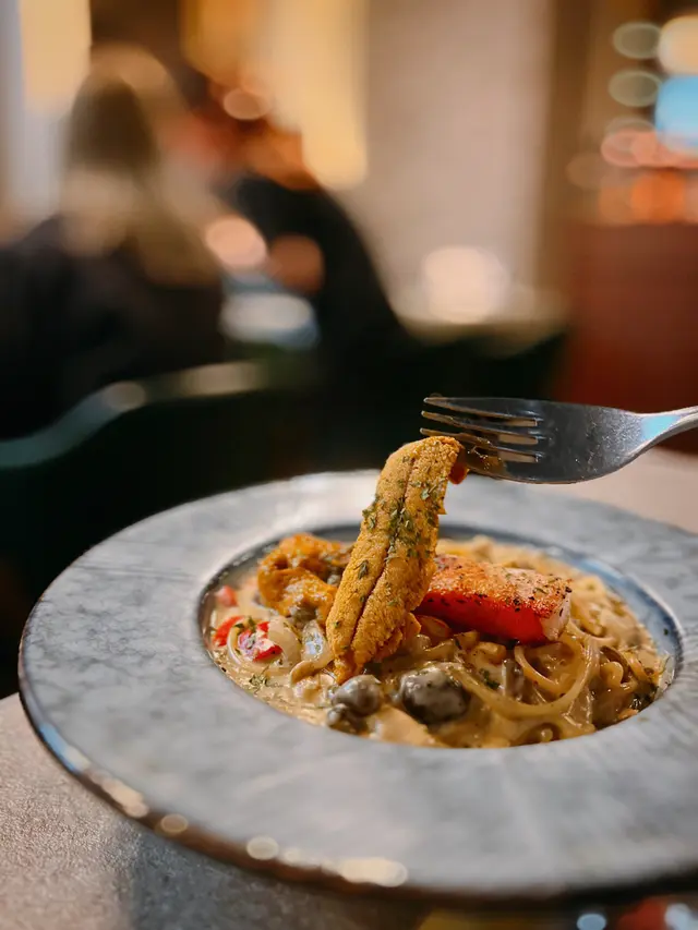 加拿大海膽松葉蟹膏蟹肉忌廉汁意大利麵 