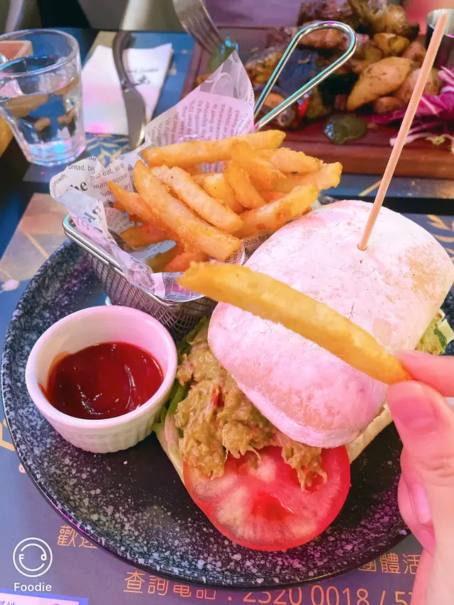 波士頓龍蝦牛油果英式鬆餅+配菜