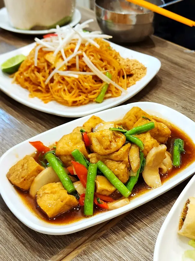 香草炒豆腐、泰式炒金邊粉