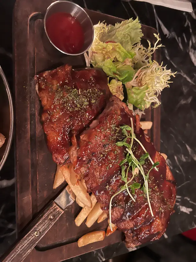 燒豬助骨配薯條