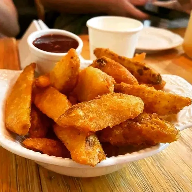 炸薯角配士多啤梨燒烤醬