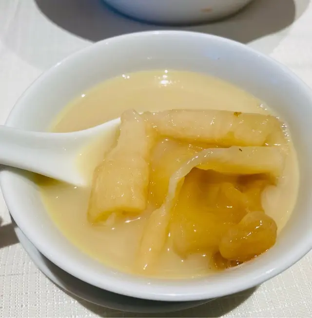 砂鍋花膠響螺湯