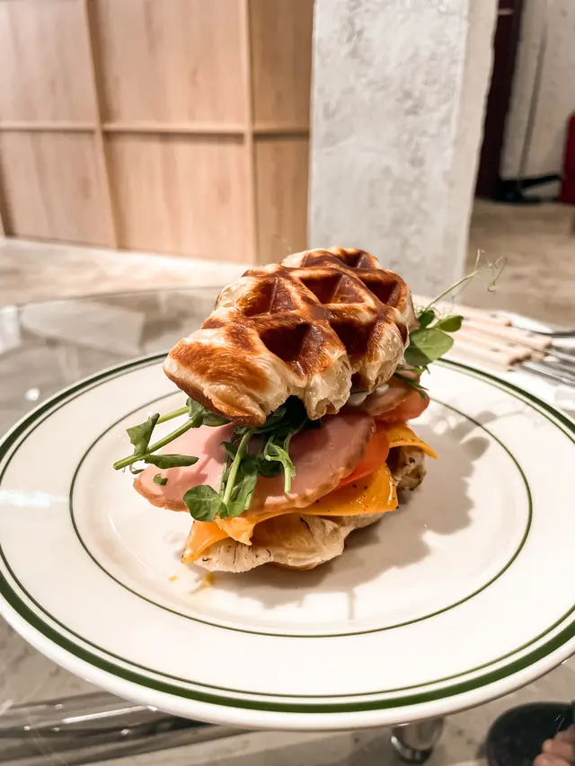 Ham & Cheese Croffle Sandwich