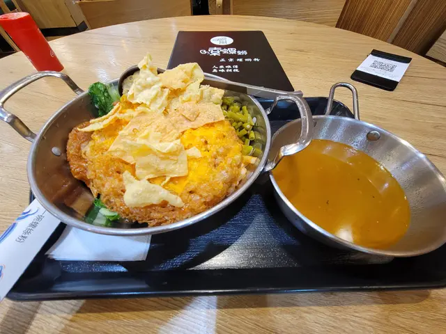 嗦螺螄爆炒田螺撈螺螄粉