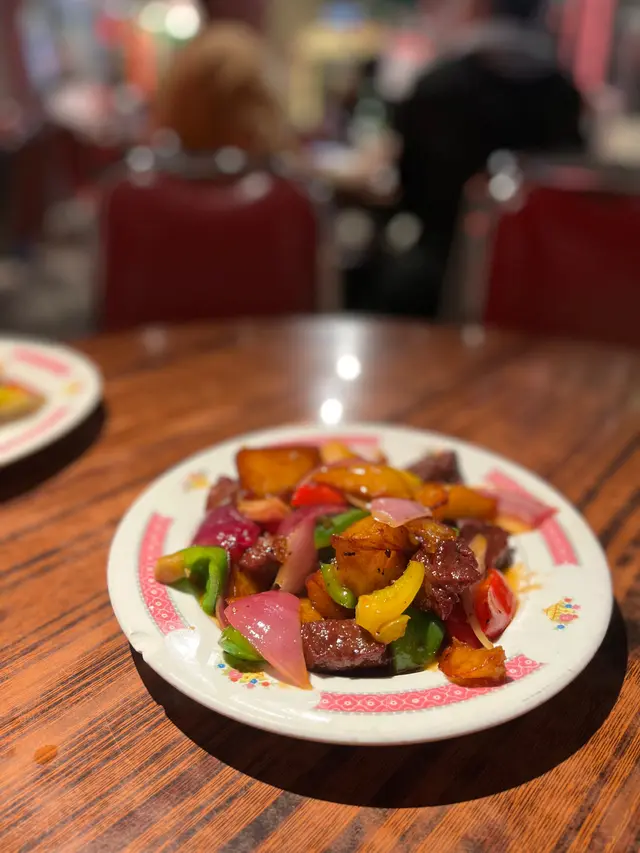 黑椒蜜餞薯仔牛柳粒