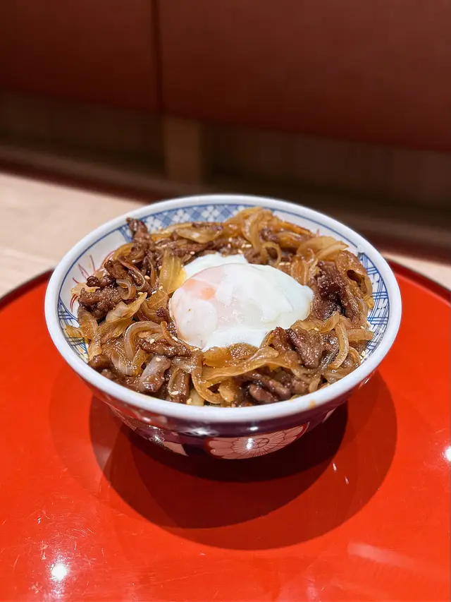 蒜味洋蔥宮崎和牛丼(配溫泉蛋)