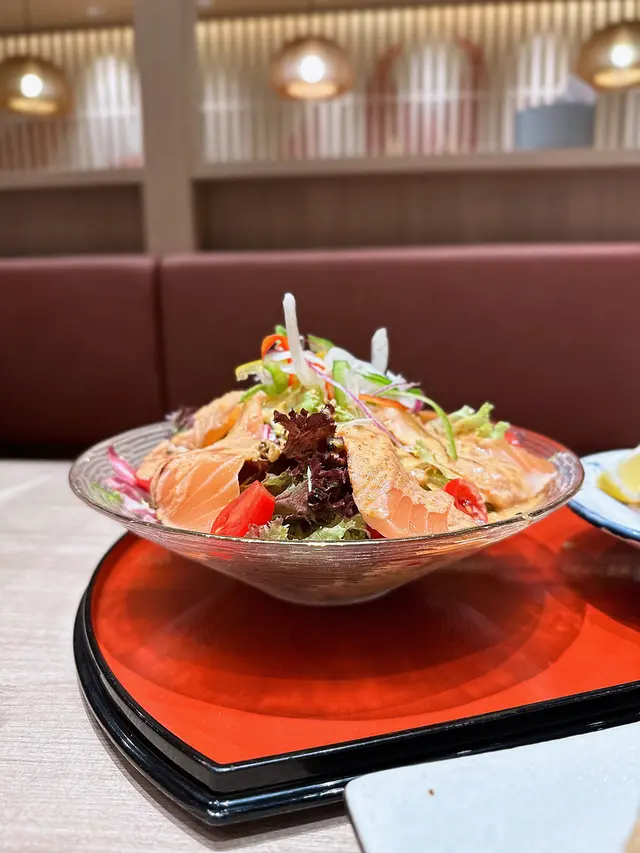 火炙三文魚沙律