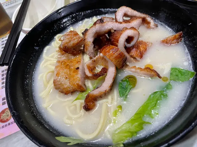 豬頸肉清湯拉麵