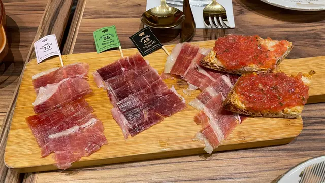 我唔記得真制價錢，但入來食依間無理由唔叫佢食架！