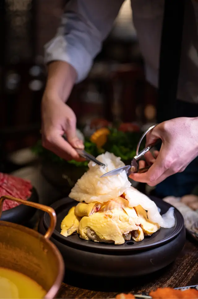 花膠雞火鍋半隻