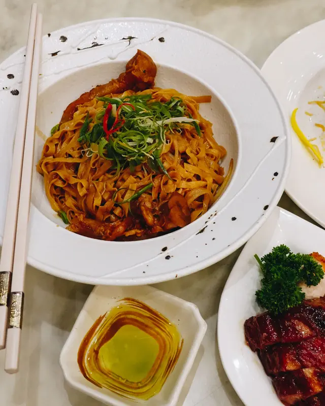 包你撈起 (豬筋撈粗麵)