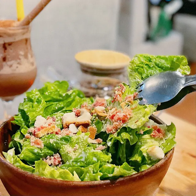 加上酸酸甜甜嘅沙律醬😛整體感覺清新又開胃!