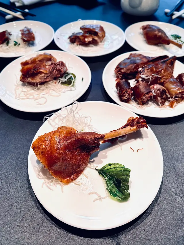 樟木煙燻黑腳鵝