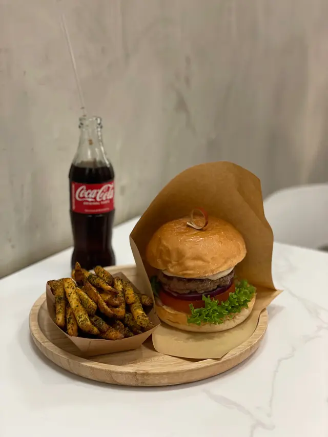「葵」手工和牛漢堡、紫菜薯條、飲品