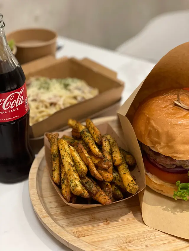 「葵」手工和牛漢堡、紫菜薯條、飲品