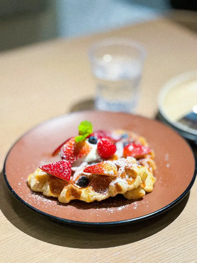 韓式雜莓牛角包窩夫