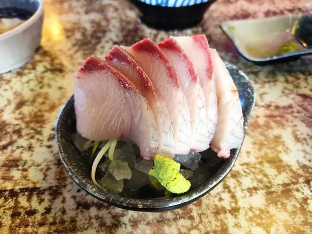 油甘魚刺身